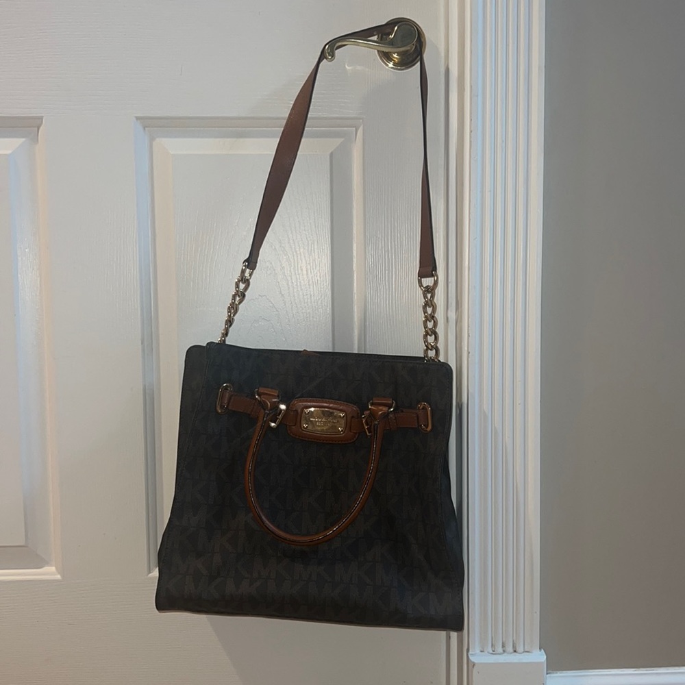 Micheal Kors purse